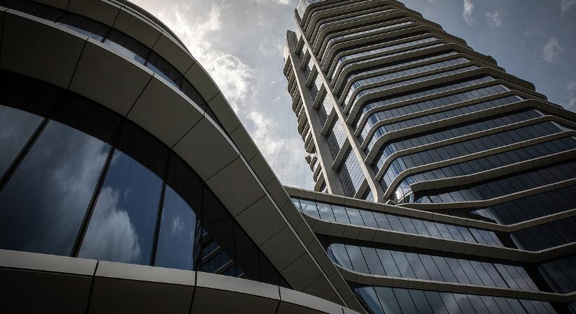 Fontos mérföldkő: kiemelkedő technológiával üzemel az új finomító