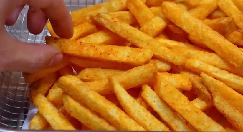 Eddig rosszul csináltad! Ez az egyetlen trükk, amitől éttermi minőségű lesz a sült krumplid