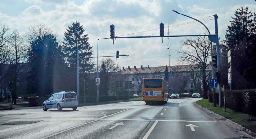 Autósok figyelem! Nem működnek a jelzőlámpák, ebből még jó nagy káosz lesz a belvárosban - fotók