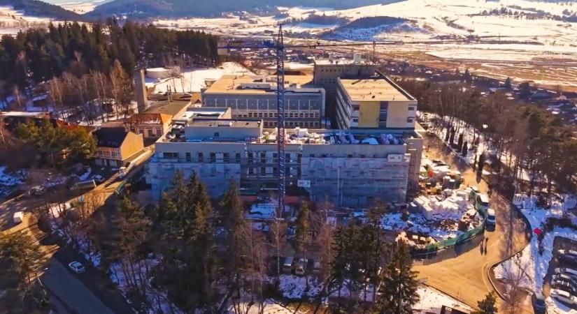 Jól haladnak a kivitelezők a csíkszeredai kórház új sürgősségi részlegének építésével (VIDEÓ)