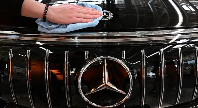 Csúnyán megvezette vevőit a Mercedes, milliárdos bírságot kapott