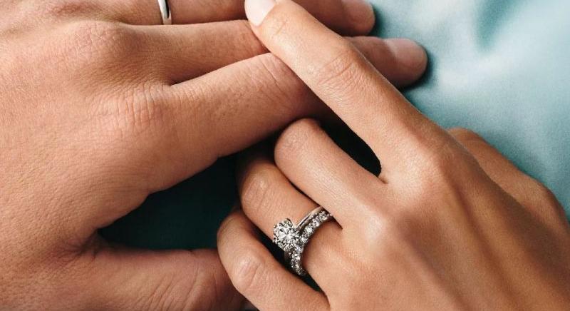 Párizsban jegyezték el a román diktátor unokáját