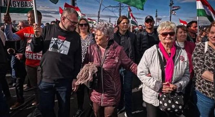 Dr. Fekete Dávid: "Nem engedünk a zsarolásnak, kiállunk Magyarország mellett!"