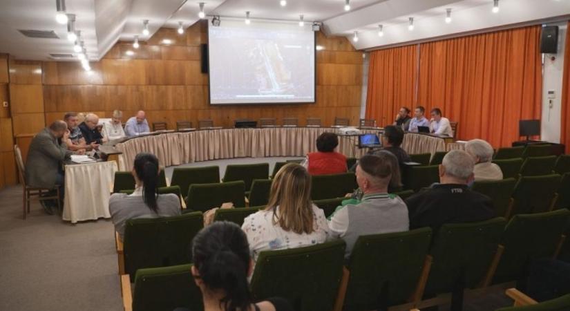 Lakossági fórumot tartottak