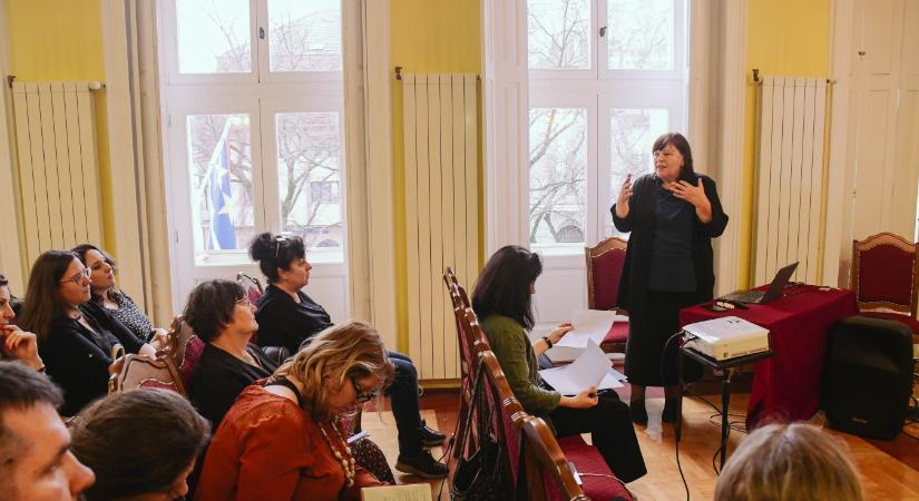 Mesélő szimpóziumok