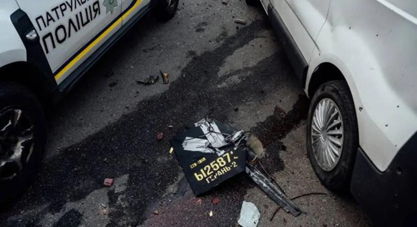 Orosz dróntámadás ért egy ukrán rendőrőrsöt, az épület teljesen megsemmisült