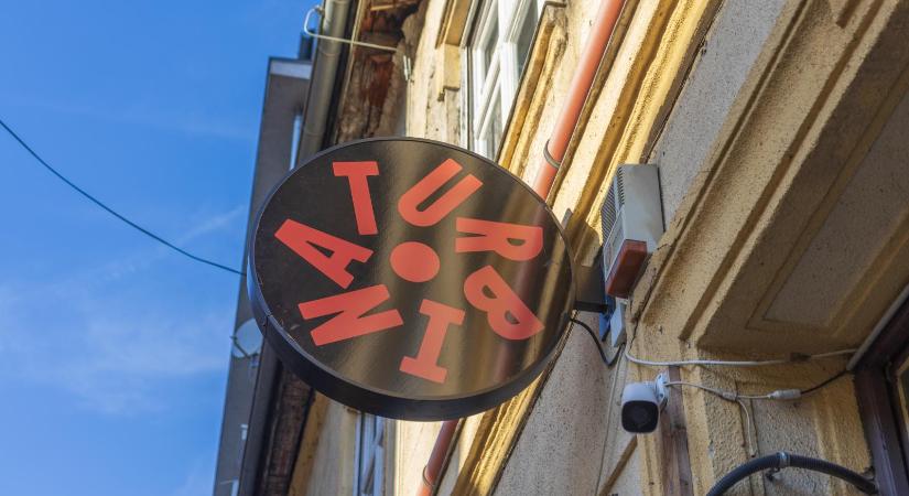 Zenés tüntetést tartanak a Turbina bezáratása miatt a Városháza Parkban pénteken