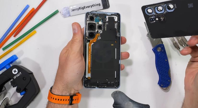 Szétszerelték a Samsung Galaxy S26 Ultrát, több mindenben változott a telefon felépítése