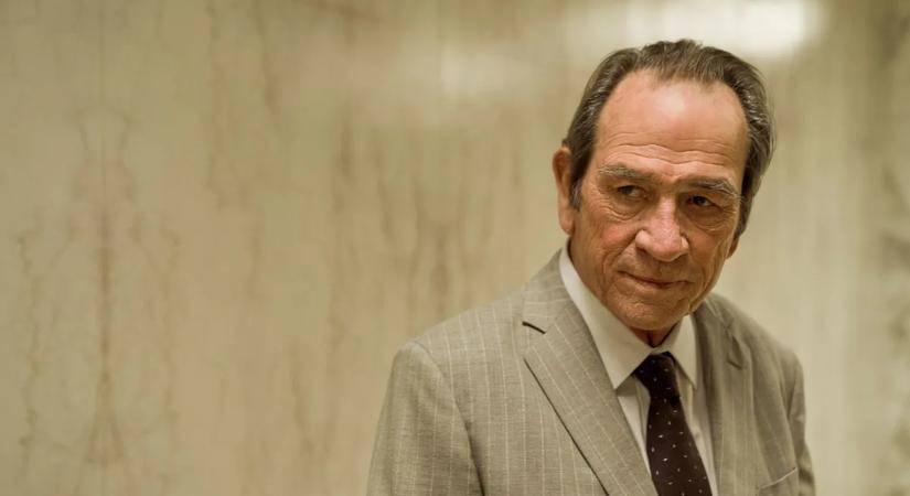 Lánya halála után először áll munkába Tommy Lee Jones: Erre a Disney-sorozatra mondott igent a legendás színész