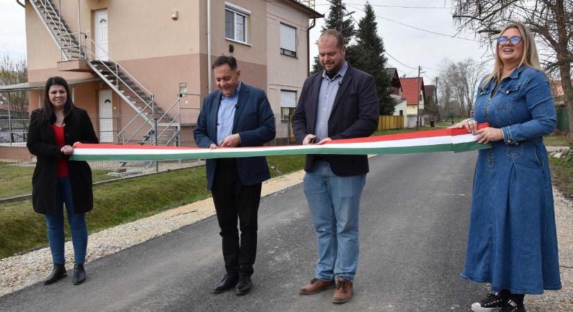 Üdülőövezeti utak újultak meg a Jászsági turisztikai paradicsomában, jön az újabb fürdőfejlesztési projekt