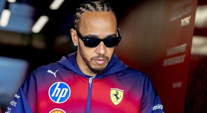 Lewis Hamilton lehetetlen helyzetbe került