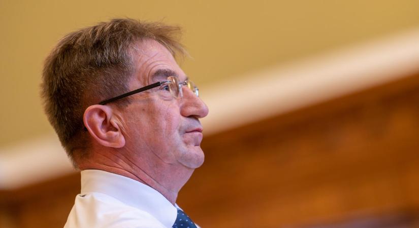 Bocsánatot kért Völner Pál hazugsága miatt az Igazságügyi Minisztérium a Magyar Helsinki Bizottságtól