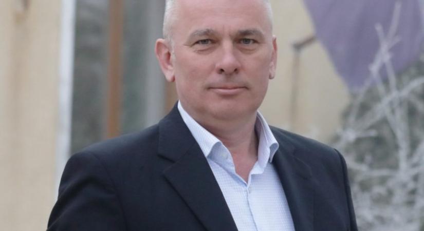 Erőszakkal lökdösték ki a Telex munkatársait Semjén fórumáról, az újság feljelentést tesz