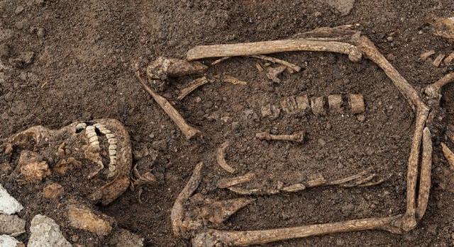Vasszögeket találtak az elhunytak mellkasán egy római temetőben