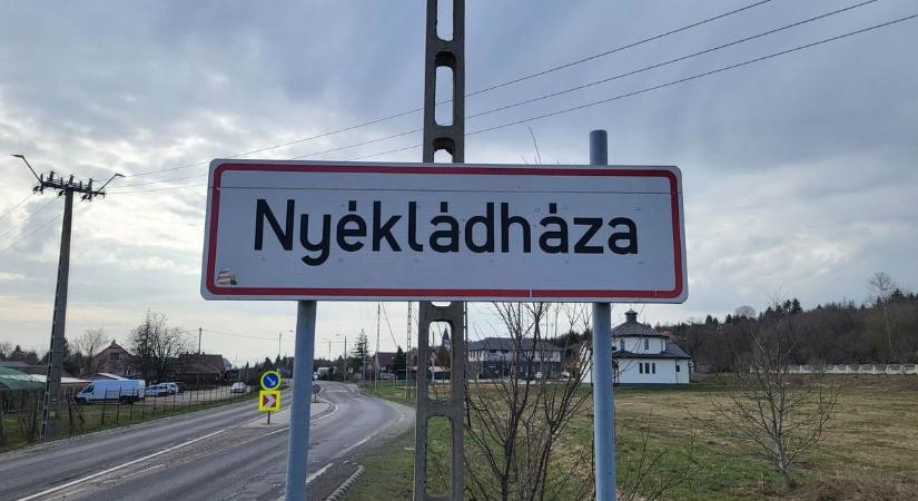 „Mama, ugye neked nem esett bántódásod?!” – rettegésben Nyékládháza a gyilkosság után - képekkel