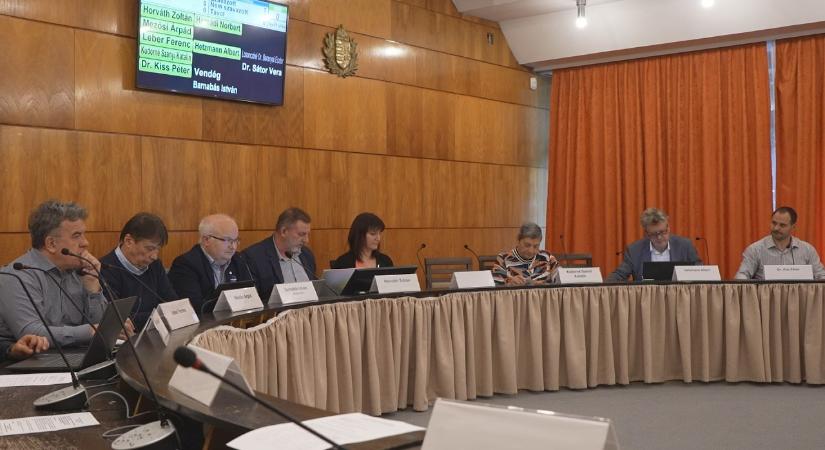 Maratoni ülést tartott a bizottság