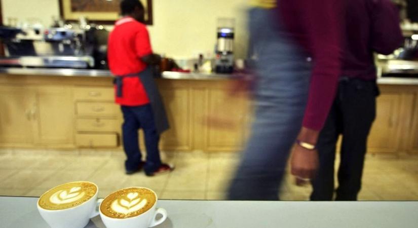Váratlan fordulat a kávé árában: ezért lehet olcsóbb sokak reggeli kedvence