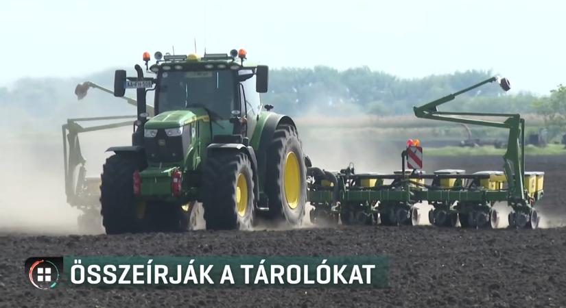 Rendőrök kérdezgetik, kinél mennyi üzemanyag van