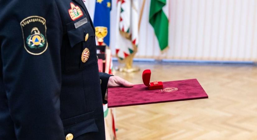 Több életet is megmentettek már, rangos díjjal ismerték el a hajdú-bihari kutató-mentők munkáját - fotóval