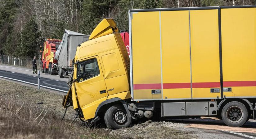 Tragédia az autópályán: saját teherautója gázolta halálra a szerencsétlen sofőrt