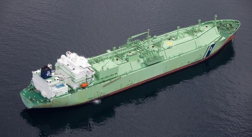 Orosz szellemhajó sodródik a Földközi-tengeren