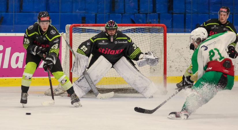 Egy győzelemre van idei céljától a szegedi jégkorongcsapat