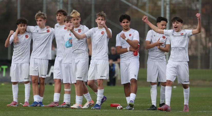 A Honvéd U15-ös csapata tizenegyesekkel legyőzte a PSG korosztályos gárdáját