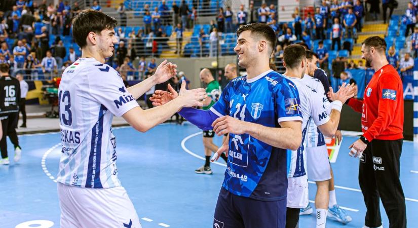 Egy-egy pont és Fazekas mindkét oldalon