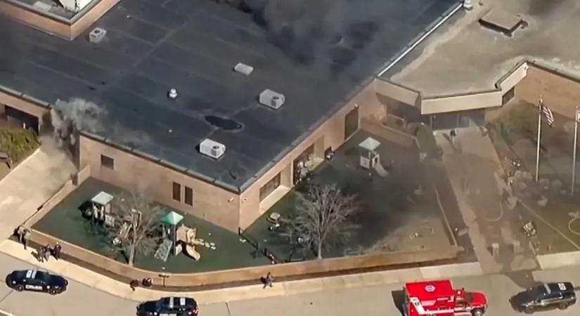 Zsinagógába rontott be autójával egy merénylő az Egyesült Államokban