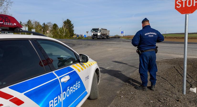 Gazdákat és fuvarozókat kérdeznek a rendőrök, hogy mennyi üzemanyagot tudnak tárolni