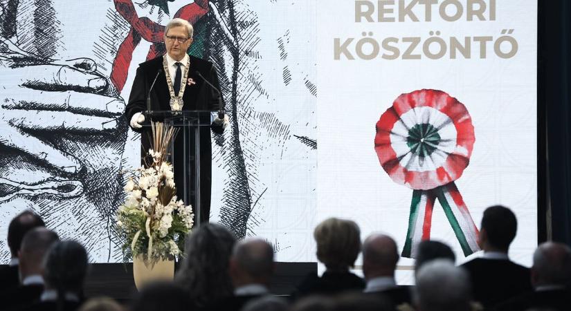 Március 15: doktorok avatásával és az intézmény rangos elismeréseinek átadásával ünnepelt a Széchenyi Egyetem