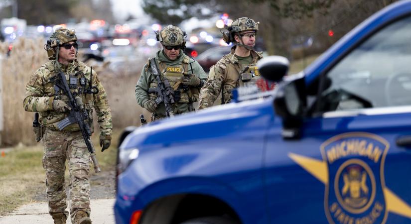 Járművel hajtottak bele egy Detroit környéki zsinagógába, lelőtték az elkövetőt