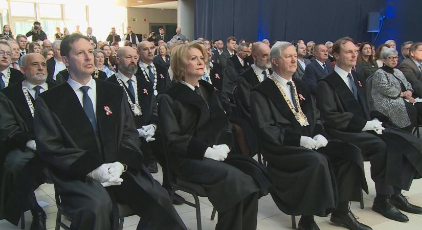 SZE: szellemi bátorság, mint 48’-ban