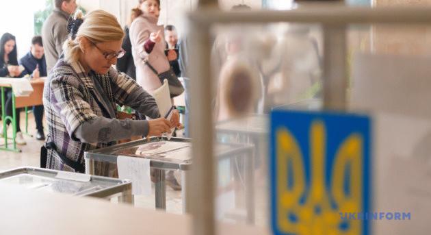 Külügyminisztérium: a jelenlegi 104 külföldi szavazóhelyiség nem elegendő a háború utáni választásokhoz