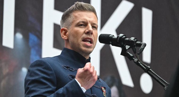 Magyar Péter szerint a Megafon tömegesen váltott jegyet a róla szóló filmre, hogy üres termeket fotózhassanak