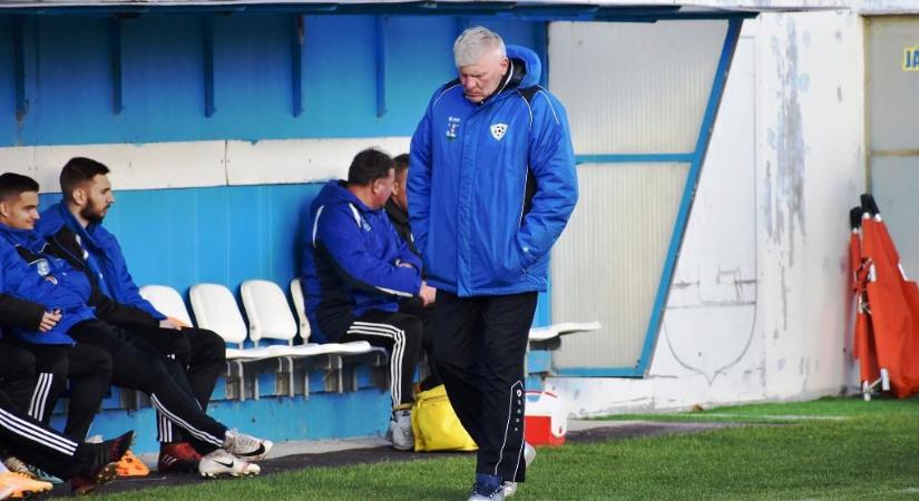 Korábban bajnok lett a magyar élvonalban, manapság pedig két korosztályos csapatot irányít