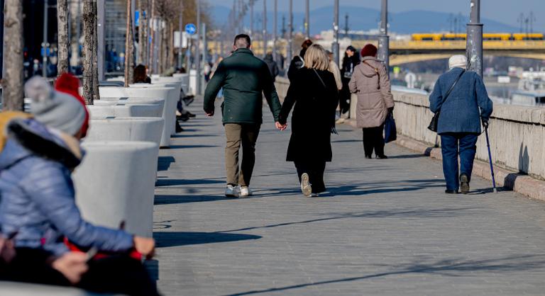 Riasztást adtak ki több vármegyére is, záporok rondítanak bele a tavaszi időjárásba