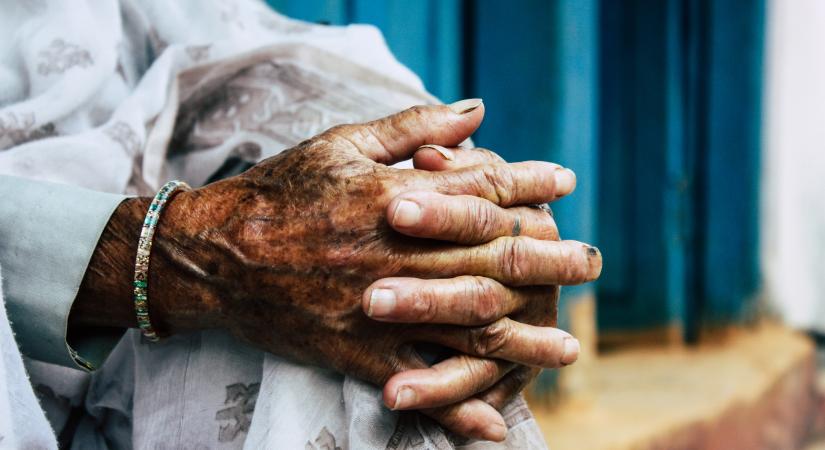 Az emberek azt hiszik fizetni kell az életvégi ellátásért – de ezt a társadalombiztosító fizeti