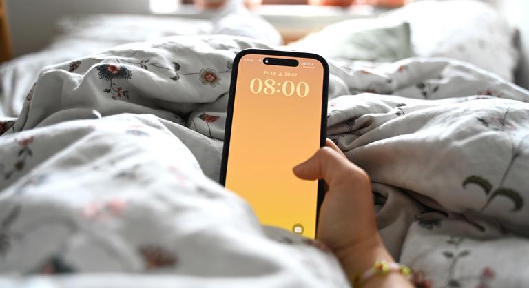 Kopogtatók és füstölős lábak, avagy mire ébredtek fel az emberek az ébresztőóra előtt?