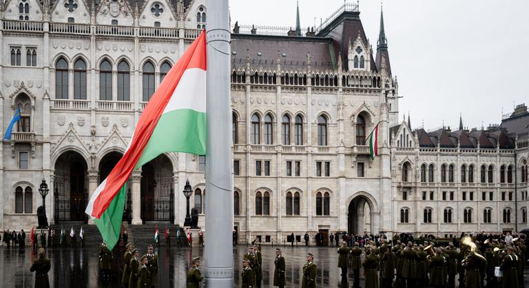 Nem érdemes rutinból felszállni a tömegközlekedési eszközökre az ünnepi hétvégén