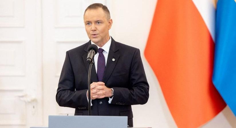 Kitört a botrány: a lengyel elnök megvétózta a gigantikus uniós hitelt, rendkívüli kormányülést hívtak össze – "Amit Nawrocki tett, az hazaárulás"