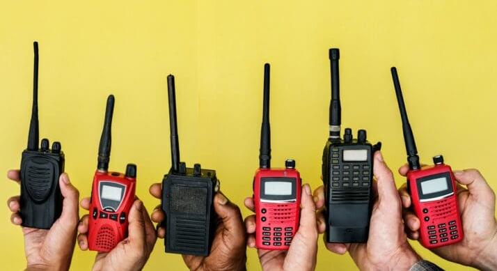 Oroszország lekapcsolja az internetet? –Moszkvában walkie-talkie-k vesznek a lakosok a leállások miatt