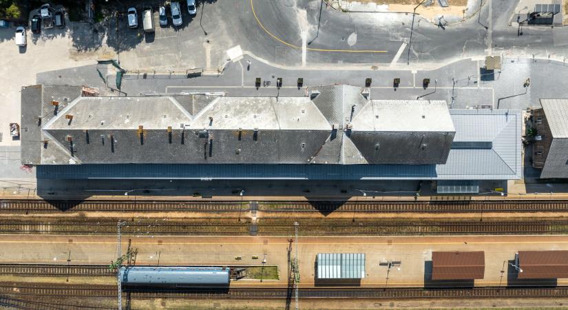 Három év alatt a MÁV épületeinek csaknem 10%-át korszerűsíthetik