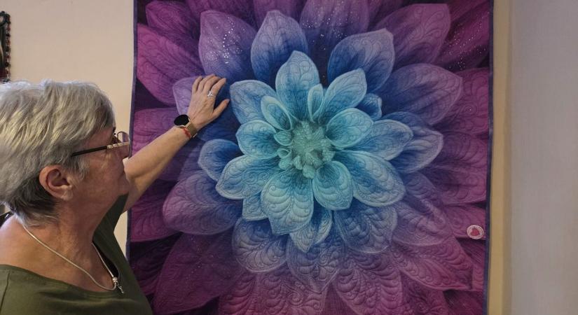 Bábolnáról a francia Ezüstvölgyig: az aranykezű Marika néni a foltvarrók Mekkájában