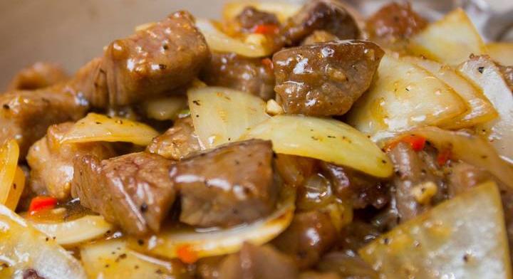 Kínai hagymás marha wokban: pillanatok alatt elkészül