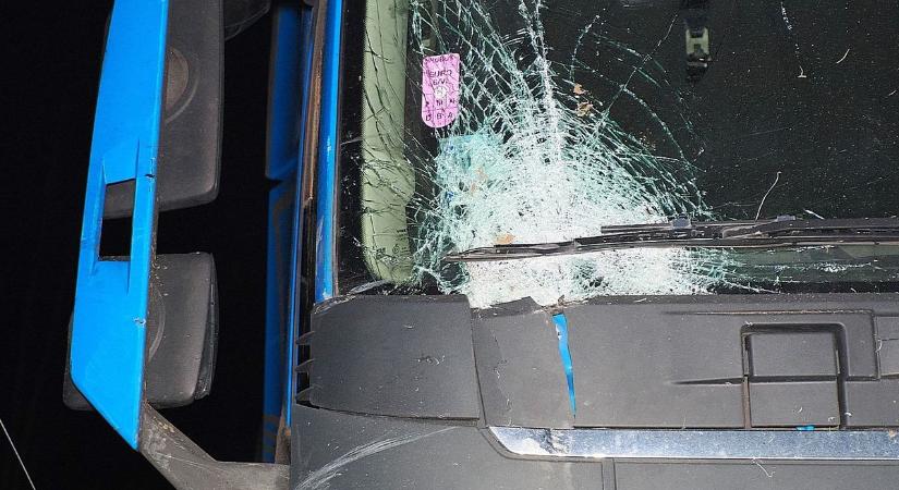 Balesettel indult a péntek az M5-ös autópályán