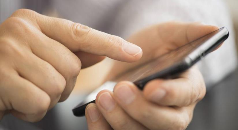 Csomagküldő szolgálat nevében küldenek üzenetet a csalók, ne dőlj be nekik