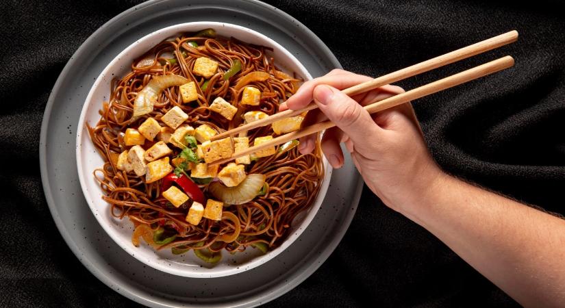 Ez a selymes, csípős tészta most letarolta a netet