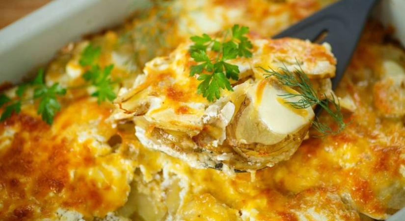 A 8 legfinomabb rakott krumpli receptje: a hagyományostól a kalóriaszegényig