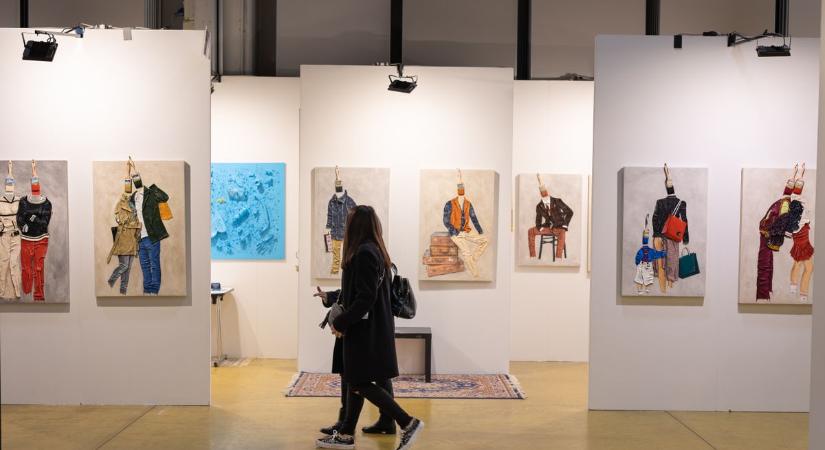 Formák párbeszéde: szegedi művész is bemutatkozik az új kiállításon